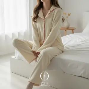[여성 겨울 수면잠옷] 아이보리 레드파이핑 플리스 파자마 상하세트 프리사이즈 홈웨어 트리밍 소프트 극세사