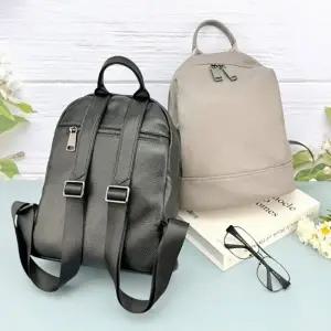 보부상 비닐 백팩 실버 여성 가죽 칼라 배낭