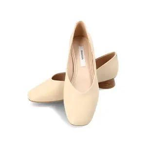 바바라 여성 플랫 양가죽 우드굽 베이지 1.5cm HB819281