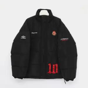 슈프림 25FW 패치로고 엄브로 콜라보 다운 퍼퍼 남성 자켓 FW25J88 BLACK