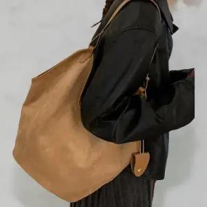 [다잇템] 여성 안경주머니 레더 보부상 멀티 대형백 FW 숄더백