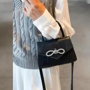 [다잇템] 여성 큐빅 사랑스러운 리본 사각형 크로스 미니백