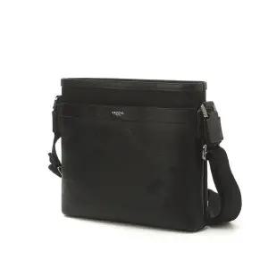 [헤지스](대구신세계)[HAZZYS ACC] 블랙 가죽 체크 실버로고 크로스백 HJBA5E172BK