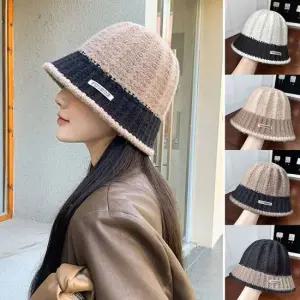 여성 겨울 패션 도톰한 소재 배색 투톤 니트 벙거지
