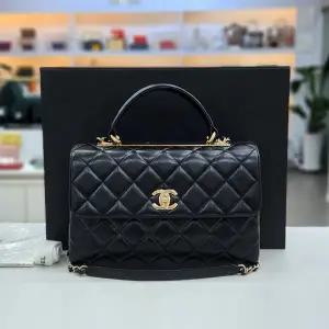 [대구백화점] [샤넬(CHANEL)]샤넬 트랜디CC 램스킨 미듐 숄더백 (23번대 A69923)