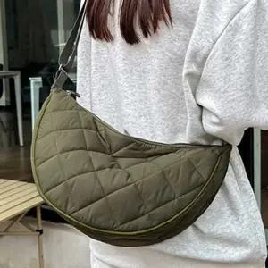 퀼팅 반달 크로스백 호보백 나일론 메신저백 편안한