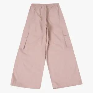 더 힙한 핏 파라수트TGTA25S02_IC