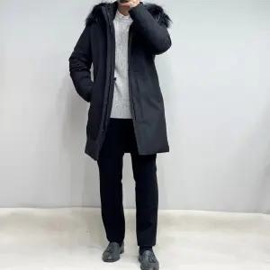 [바쏘옴므]24FW 리얼폭스퍼 프리미엄구스다운 점퍼 WSY4UB69ABK