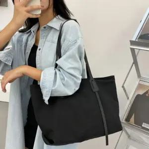 [골드스마일]방수 줄 포인트 숄더백 빅 여성용 가방 심플 토트백 기저귀 수납