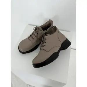 [하프클럽/]지쎄수제화 고트가죽 어너 로퍼 스니커즈