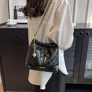 LD 투투 체인 미니 숄더백 가방 토트백 여성 핸드백 퀼팅 누빔