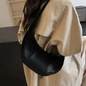 [라일리] Rly   AN6102) bag 패딩 패션잡화 구름백 보조 여성 지갑  29551555)