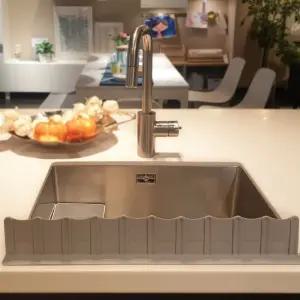 대코 튀는물 막아 주는 싱크대 물막이 씽크대 물튀김/업소/가정/설거지/식당/학교/어린이집/유치원/주방