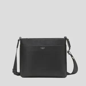 [AK수원점] [헤지스] [백화점BEST]블랙 단색 가죽 크로스백[HJBA5E891BK]