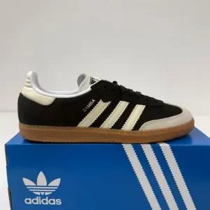 아디다스 삼바 OG 코어 블랙 원더 화이트 IE5836