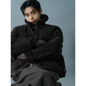 [에잇세컨즈] 페이크 스웨이드 무스탕  블랙 (215Y3ZCY25)