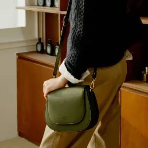 레디 크로스바디백 카키 AP12-2323-KH