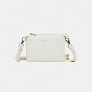 만다리나덕 MELLOW LEATHER POCHETTE FZT8228S (ALMOND) 송아지 가죽 크로스백