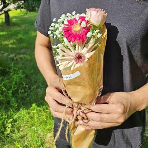 [꽃같은하루] 미니 꽃다발 생화 꽃 택배 주문 단체 축하 선물 답례품