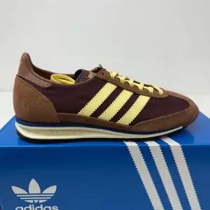 아디다스 SL 72 OG 마룬 올모스트 옐로우 IE3425