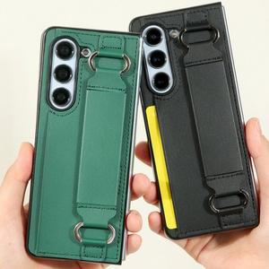 [디자인스킨](김해점)( 갤럭시 Z폴드5 ) 밴딩 레더 스트랩-블랙 [ITM26809]