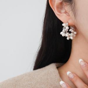 링로우 오버핏 이어링 비즈펄 드롭 눈꽃 여성