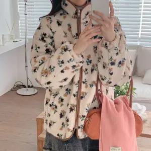 [하프클럽/]루즈핏 플라워 패턴 뽀글이 하이넥 플리스 누빔 집업 점퍼