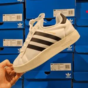 [국내매장 정품]  아디다스 슈퍼스타 홈 방한화 IE1435 패딩화 운동화