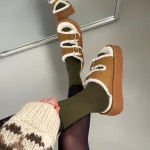 5cm 키높이 털슬리퍼 뽀글이 버클 통굽 겨울슬리퍼