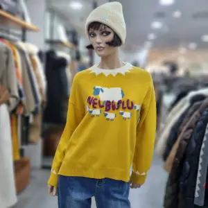 베네통/애플아울렛/양 레터링 라운드 니트/BAKP69461