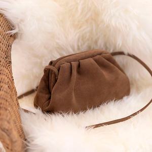 고급 소가죽 모든 만두백 스웨이드 밍크퍼 주름 클러치백 보테가 버터카프 파우치 만두가방 총망라