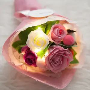 비누 장미 조화 꽃다발 LED 마린 33cm 2컬러 인테리어 꽃 선물 장식 기념일 졸업식 발표회 학예회 조명