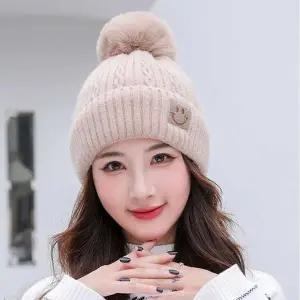 여자 등산 캠핑 룩 코디 방울 니트 털 모자 겨울 코디-WF65EF6