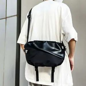 [룽스]가방 데일리 바디 블랙 남자크로스백 학생