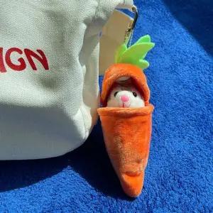 [하프클럽/]인형 당근 가방장식 캐럿 패션액세서리 동물 세