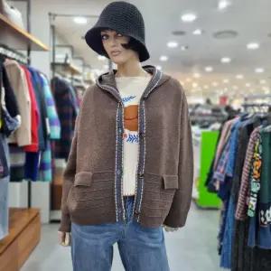 베네통/애플아울렛/모100% 백 레터링 후드 가디건/BAKC65361