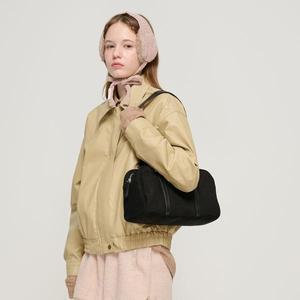 로아드로아 스웨이드 스퀘어 온더 숄더백 (블랙)