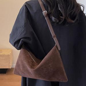 [기타]슬림크로스백 사각 지퍼 직장인가방 스웨이드숄더백