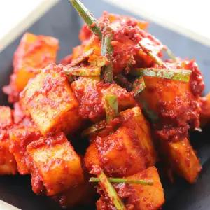 명동칼국수김치 깍두기 2kg