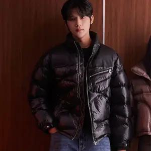 [롯데백화점]버커루 남성 하이넥 다운 패딩 점퍼 B234DW400P