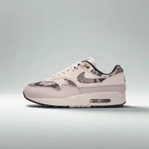 나이키 여성 운동화 신발 키높이 통굽 오레우드 브라운 에어 맥스 1 HF5338-100