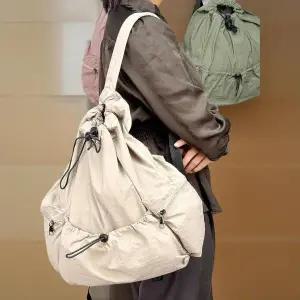 여성 나일론 스트랩 조절 가능한 스트릿 스타일 백팩