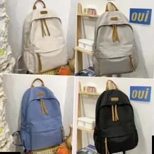 여성 깔끔 디자인 지퍼 끈 포인트 가벼운 데일리 백팩