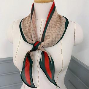 [애슬릿] 여성 배색 라인 여름 쉬폰 미니 쁘띠 목 스카프