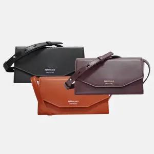 (페라가모) 컴팩트 가죽 크로스바디백