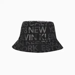 [CK ACC] 남녀공용 블랙 AOP 리버시블 버킷햇 K511426 0GK
