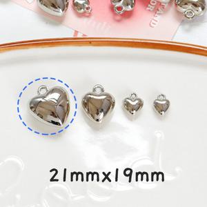 메탈릭아크릴 실버 도금 하트펜던트