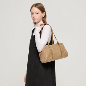 로아드로아 스웨이드 스퀘어 온더 숄더백 (베이지)