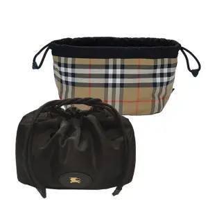 버버리 홀스슈 드로스트링 파우치/8111317/버버리 파우치백