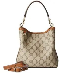 구찌 GG 엠블럼 스몰 버킷백 베이지 다크 브라운 패브릭 815118 FAD6L 9758